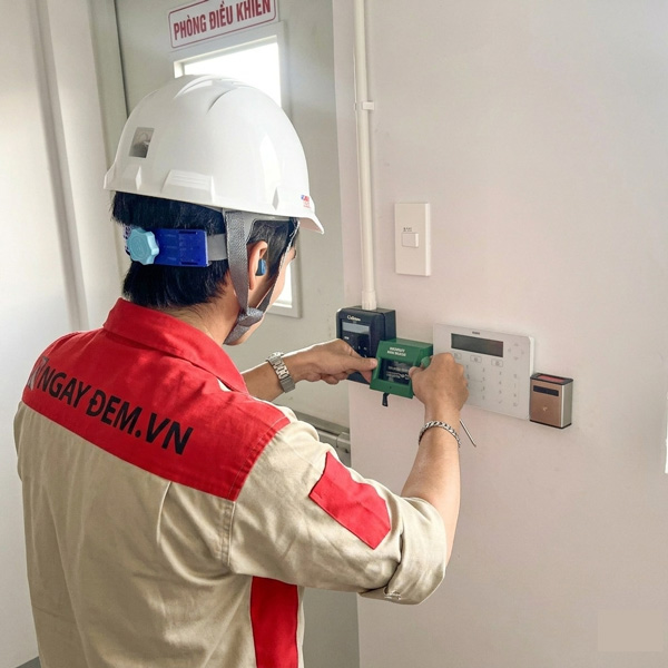 Lắp đặt hệ thống báo động Ngày Đêm