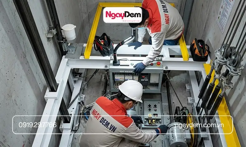 Sửa thang máy bị kẹt nhanh chóng - đạt chuẩn tại Cơ điện Ngày Đêm