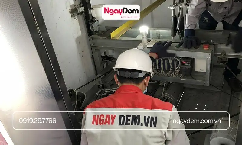 Sửa chữa thang máy trục vít tại Cơ điện Ngày Đêm giá rẻ - uy tín