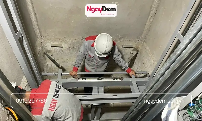 Thực hiện thi công lắp đặt thang máy văn phòng đúng chuẩn