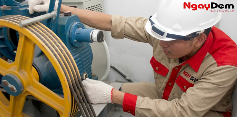 Kiểm tra cáp tải và rail dẫn hướng