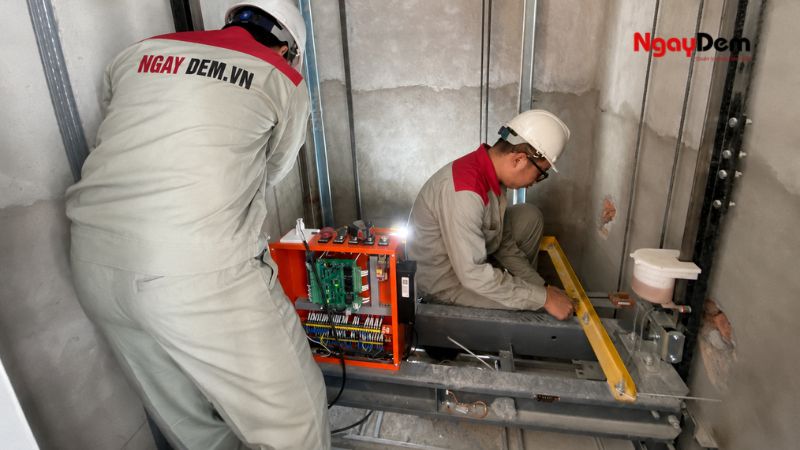 Dịch vụ bảo trì thang máy Cơ Điện Ngày Đêm giúp kéo dài tuổi thọ thiết bị