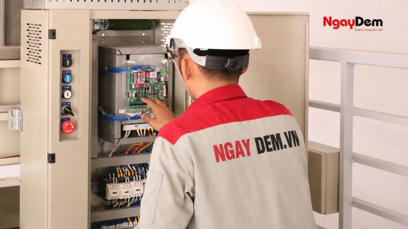 Dịch vụ bảo trì thang máy Cơ Điện Ngày Đêm giúp kéo dài tuổi thọ thiết bị