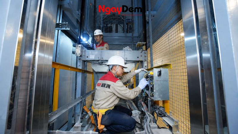 Thang máy bệnh viện là gì?