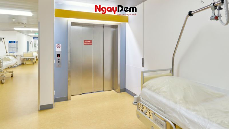 Thang máy bệnh viện là gì?
