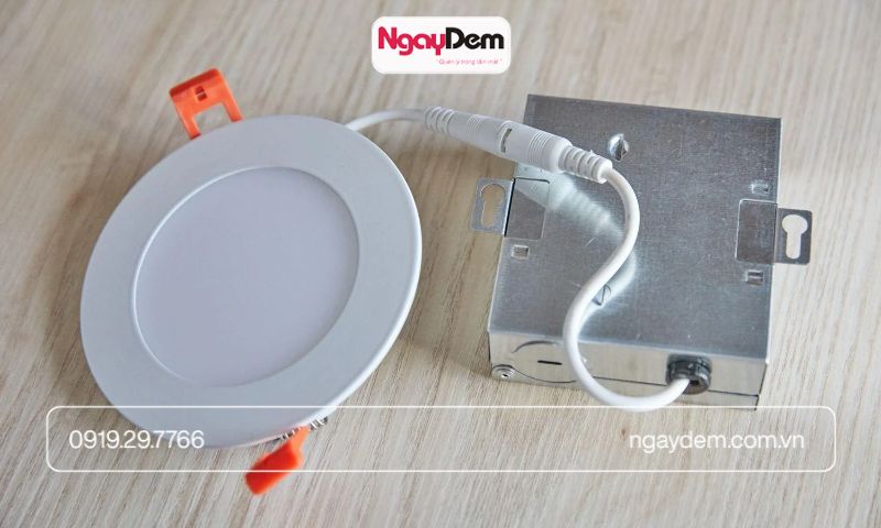 thi công đèn led âm trần