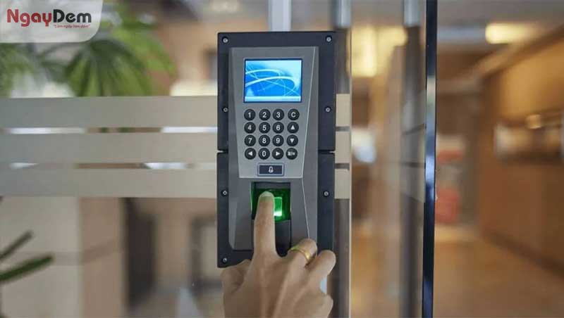 Lắp đặt kiểm soát cửa ra vào ngân hàng an ninh - bảo mật cao