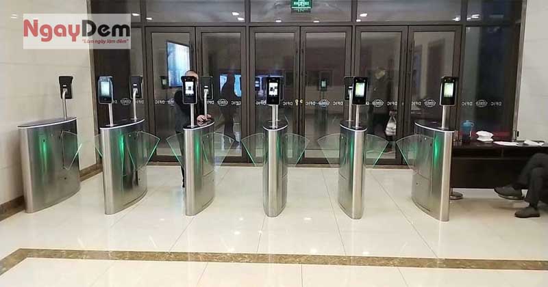 Lắp đặt kiểm soát ra vào bằng nhận diện khuôn mặt