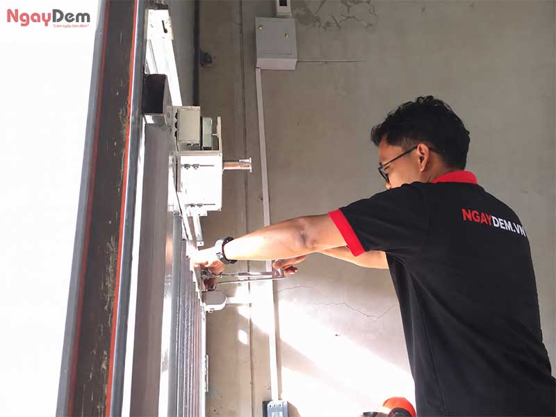 Nhà thầu lắp đặt kiểm soát cửa ra vào uy tín, giá tốt