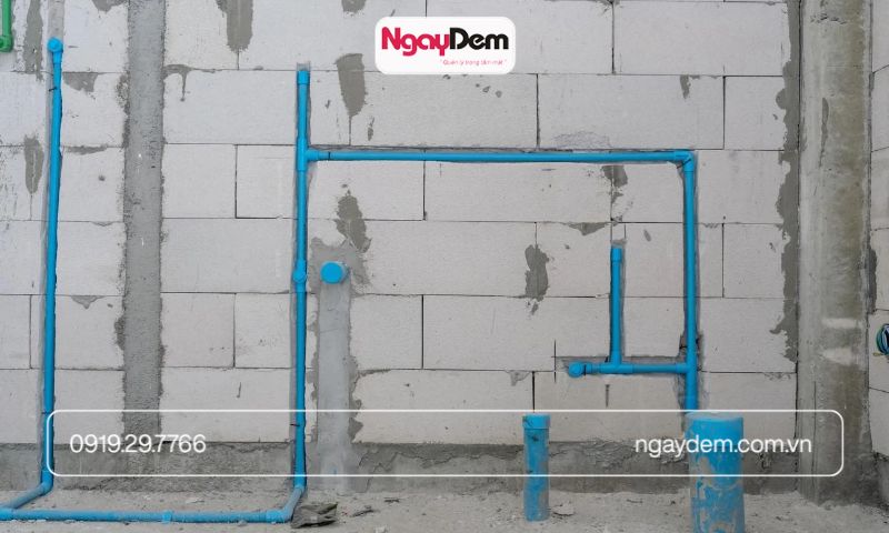 Lắp giá đỡ và cố định đường ống cấp nước đúng kỹ thuật